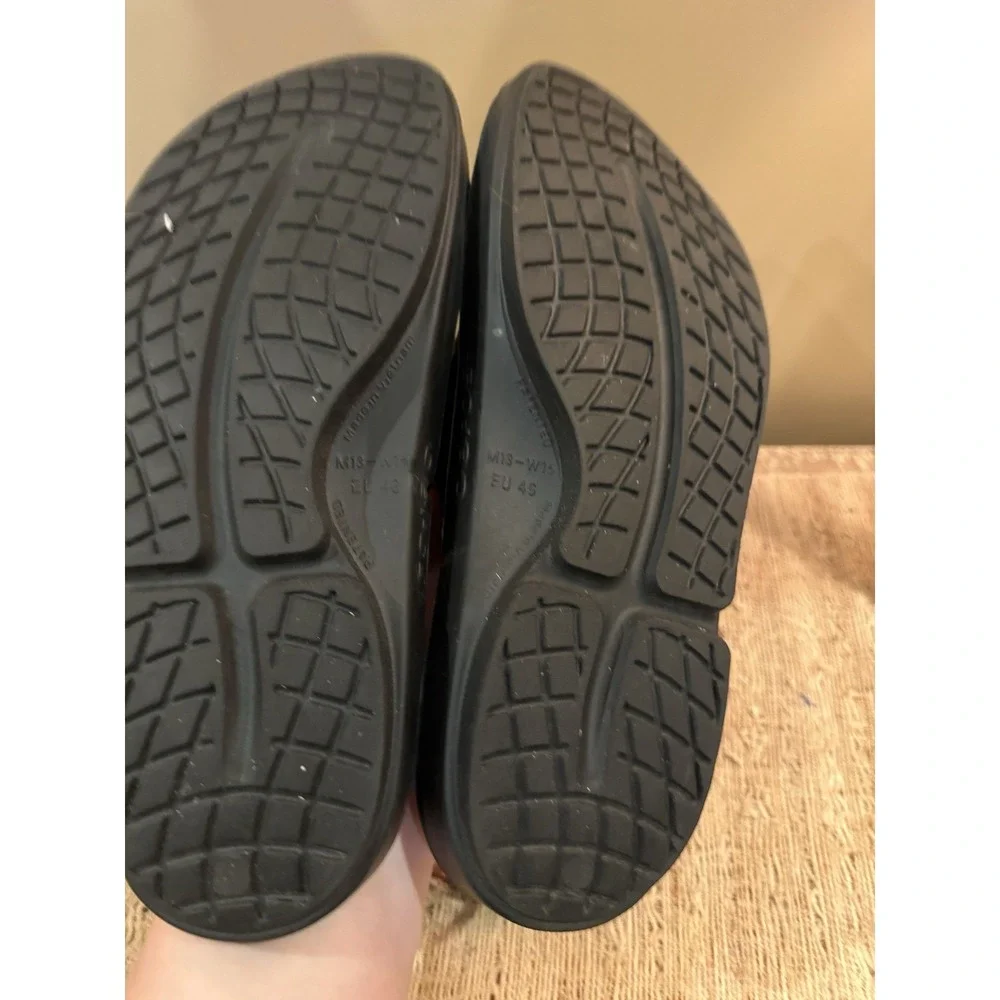 OOFOS Slide Black Lightweight Recovery Footwear on Feet Men's 13 Womens 15 NEW
